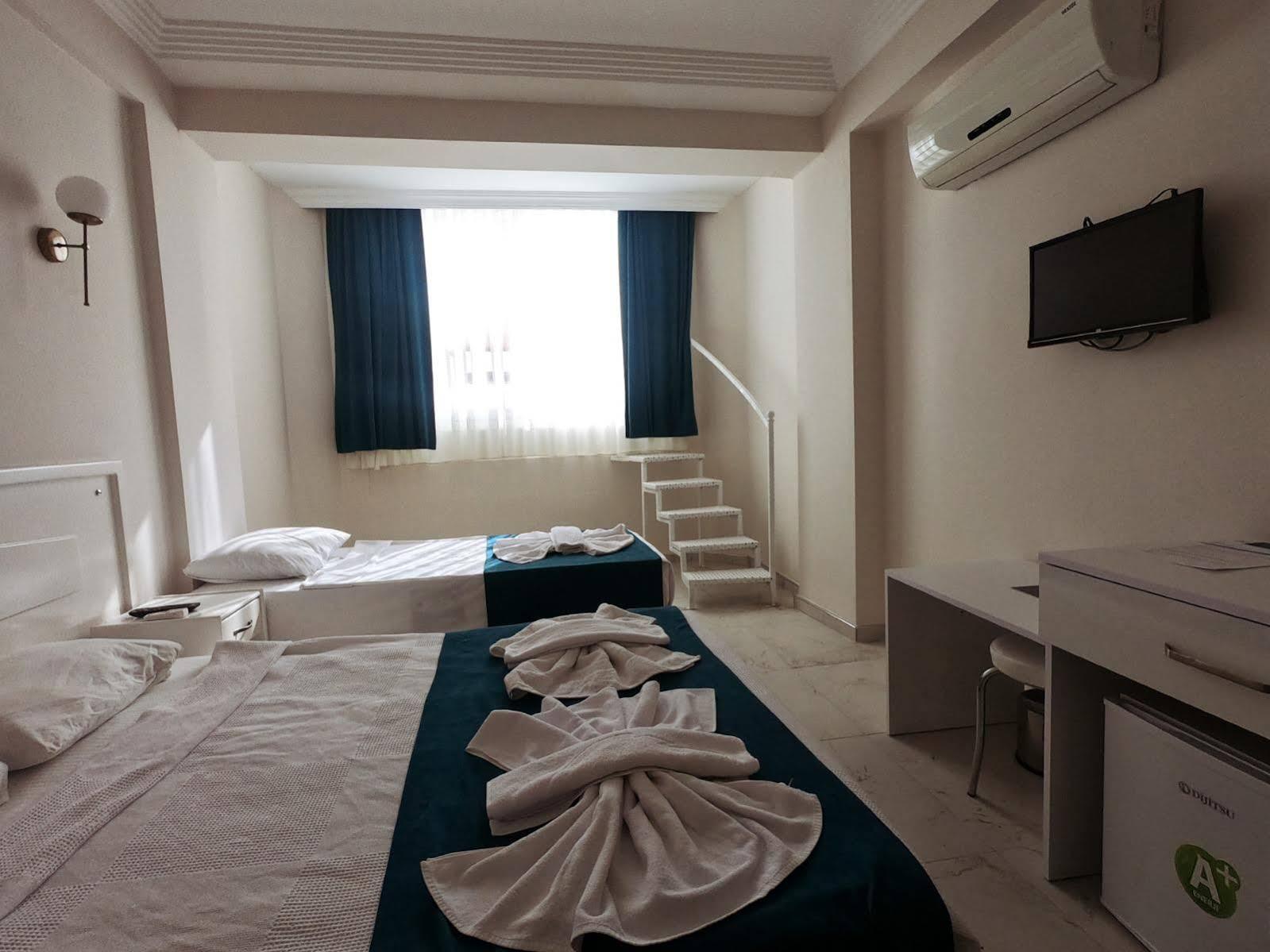 Aquila Beach Hotel 페티예 외부 사진