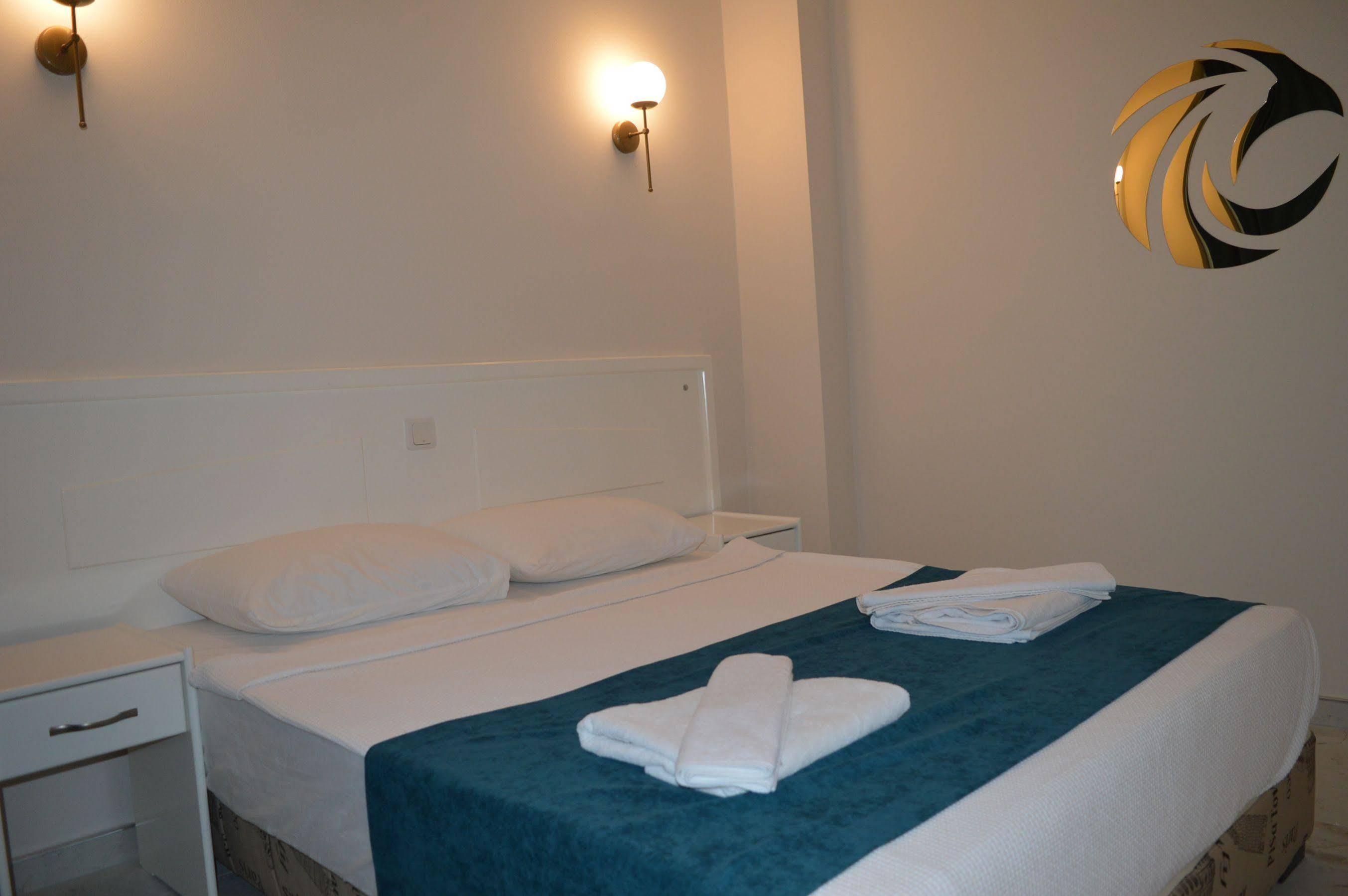 Aquila Beach Hotel 페티예 외부 사진