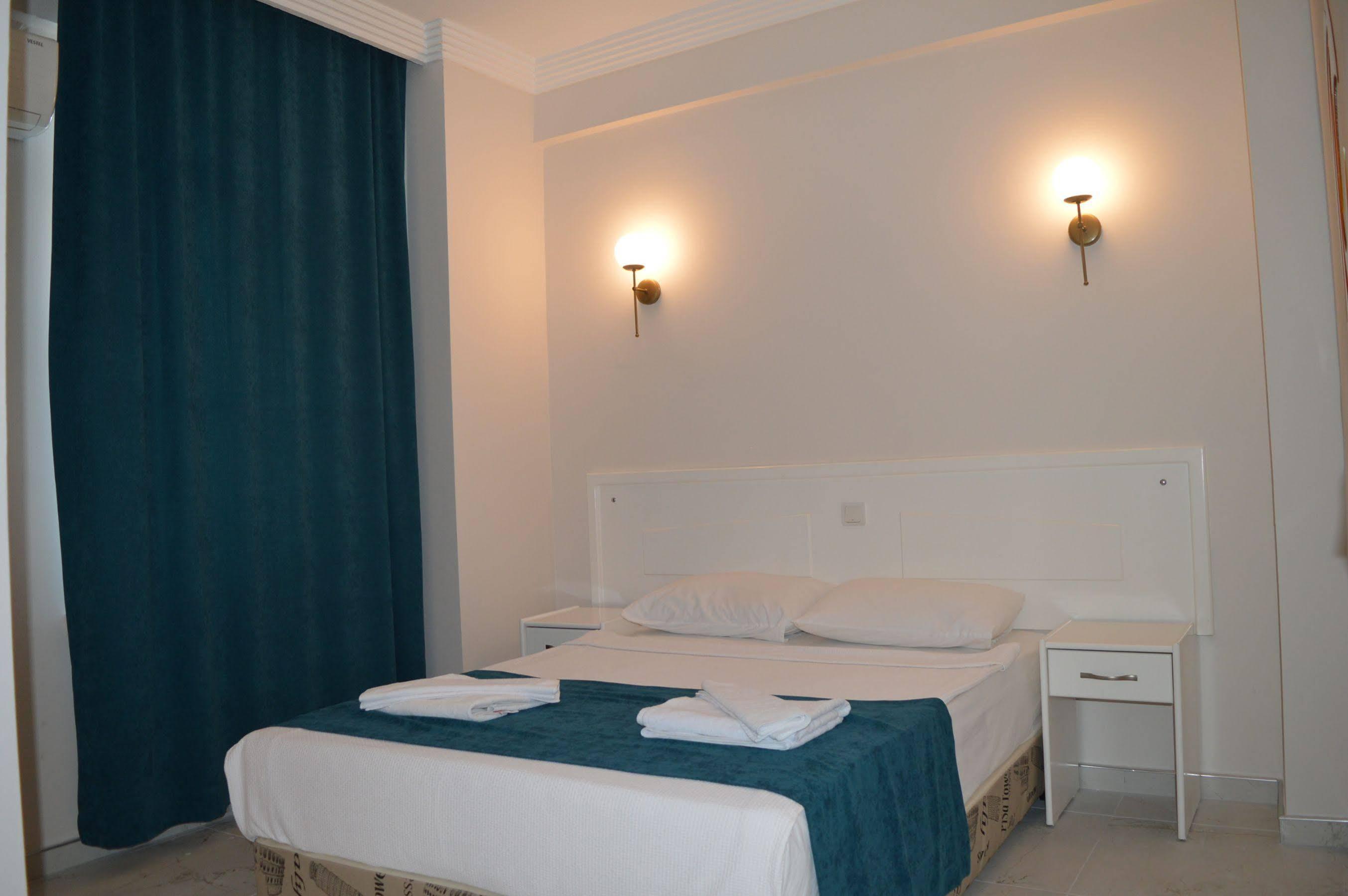 Aquila Beach Hotel 페티예 외부 사진
